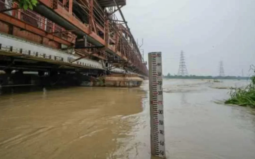 Yamuna water level recedes to 206.14 metres in Delhi